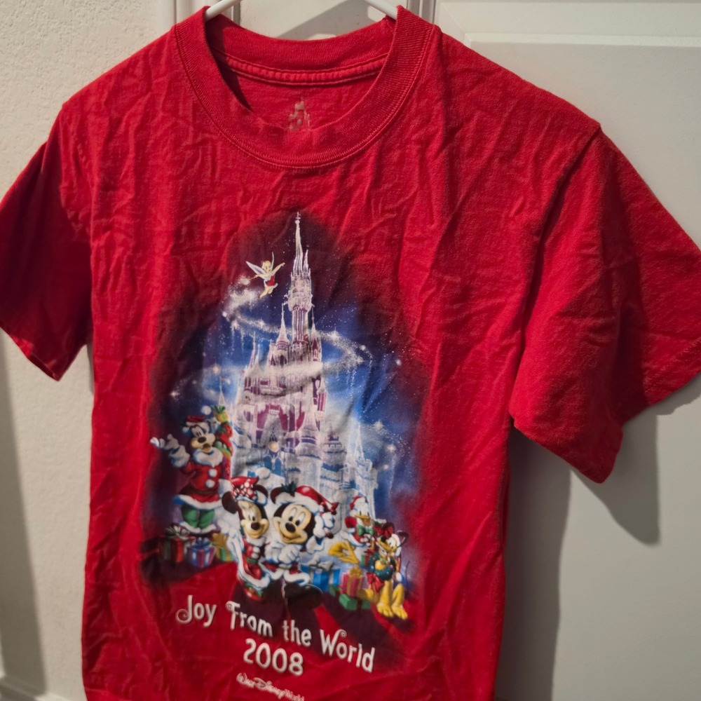 Walt Disney World 2008 Christmas T-Shirt Kids Medium Red Mickey Mouse Hanes Tee